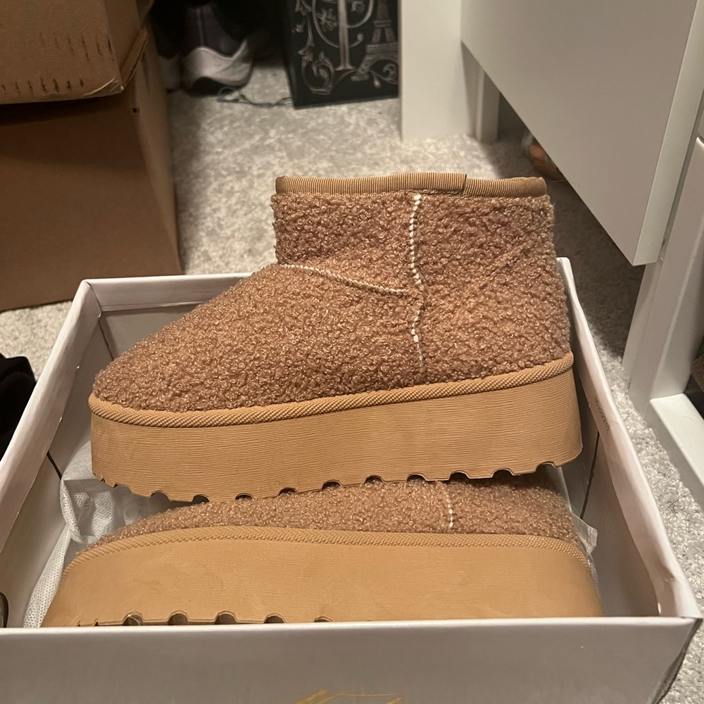 Sherpa platform “uggs”